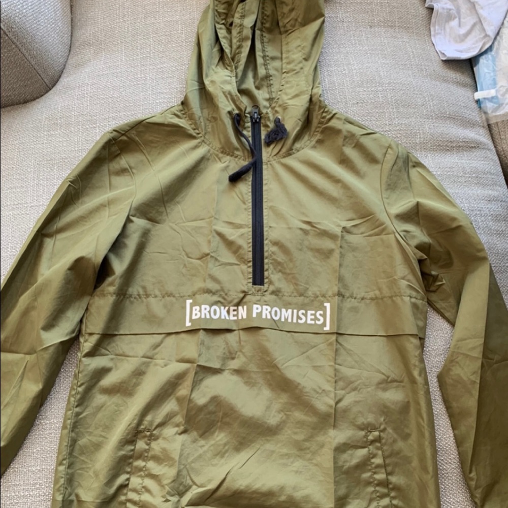 Broken promise Olive green